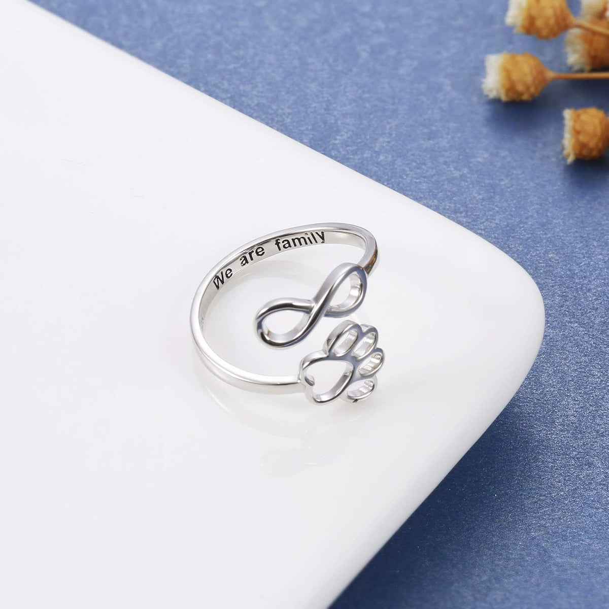 Ambachtelijke ring met poot en hart